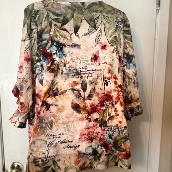 From Time and Tru It's a 2X with 3 quarter ruffel sleeves . - Picture 4 of 7